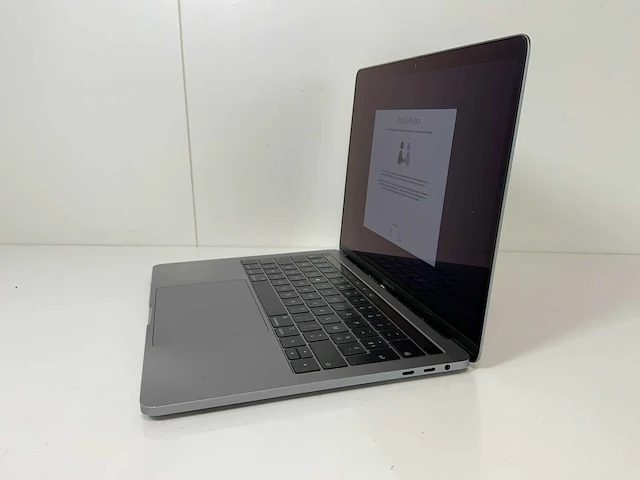 Apple macbook pro 13.3”, core(tm) i5 8th gen, 16 gb ram, 251 gb nvme laptop - afbeelding 3 van  7