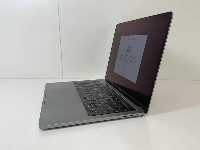Apple macbook pro 13.3”, core(tm) i5 8th gen, 16 gb ram, 251 gb nvme laptop - afbeelding 3 van  7