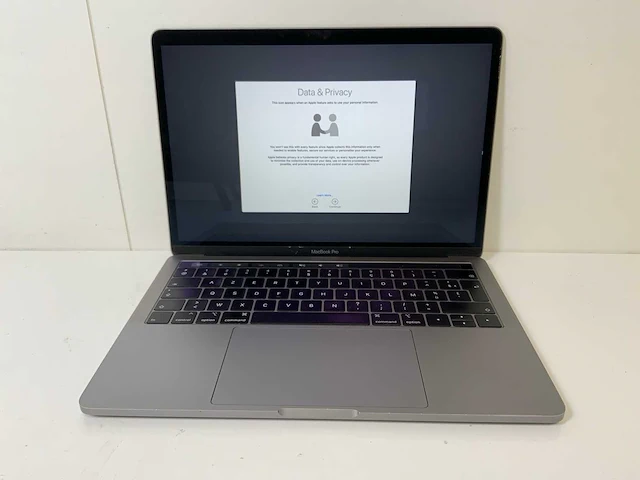 Apple macbook pro 13.3”, core(tm) i5 8th gen, 16 gb ram, 251 gb nvme laptop - afbeelding 1 van  8