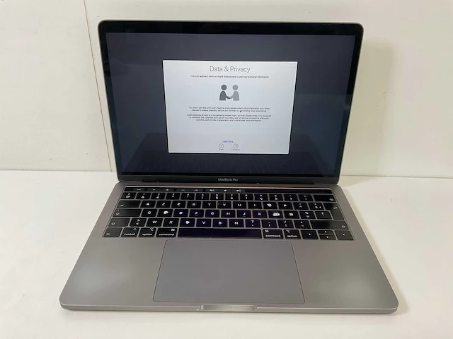 Apple macbook pro 13.3”, core(tm) i5 8th gen, 16 gb ram, 251 gb nvme laptop - afbeelding 1 van  7