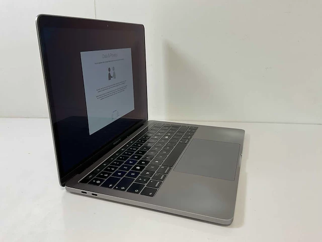 Apple macbook pro 13.3”, core(tm) i5 8th gen, 16 gb ram, 251 gb nvme laptop - afbeelding 2 van  7