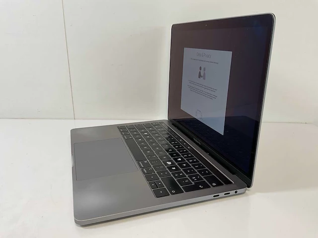 Apple macbook pro 13.3”, core(tm) i5 8th gen, 16 gb ram, 251 gb nvme laptop - afbeelding 3 van  7