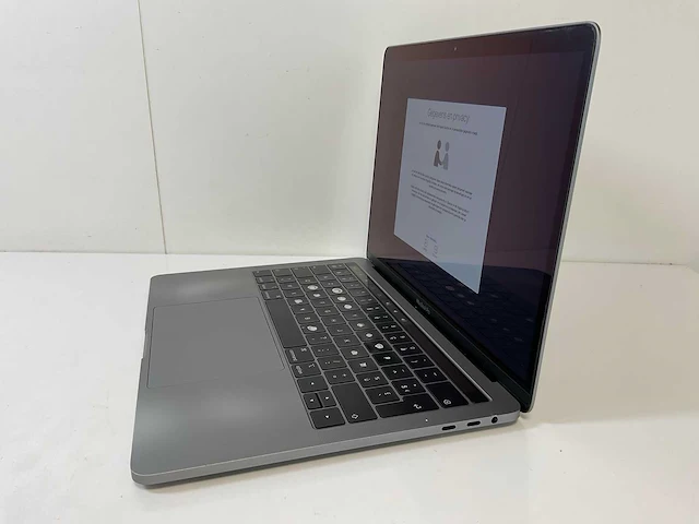 Apple macbook pro 13.3”, core(tm) i5 8th gen, 16 gb ram, 251 gb nvme laptop - afbeelding 3 van  7