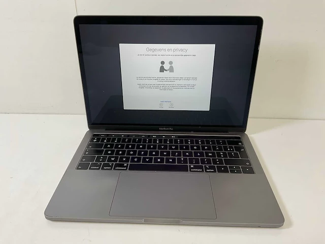 Apple macbook pro 13.3”, core(tm) i5 8th gen, 16 gb ram, 251 gb nvme laptop - afbeelding 1 van  7