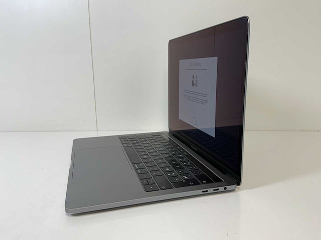 Apple macbook pro 13.3”, core(tm) i5 8th gen, 16 gb ram, 251 gb nvme laptop - afbeelding 4 van  8