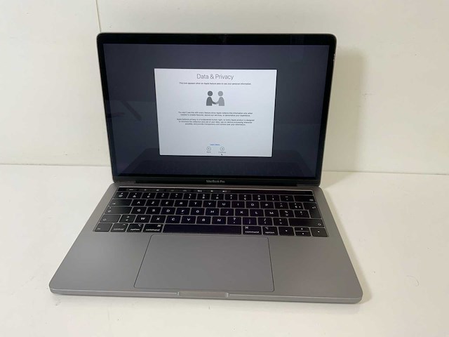 Apple macbook pro 13.3”, core(tm) i5 8th gen, 16 gb ram, 251 gb nvme laptop - afbeelding 1 van  7