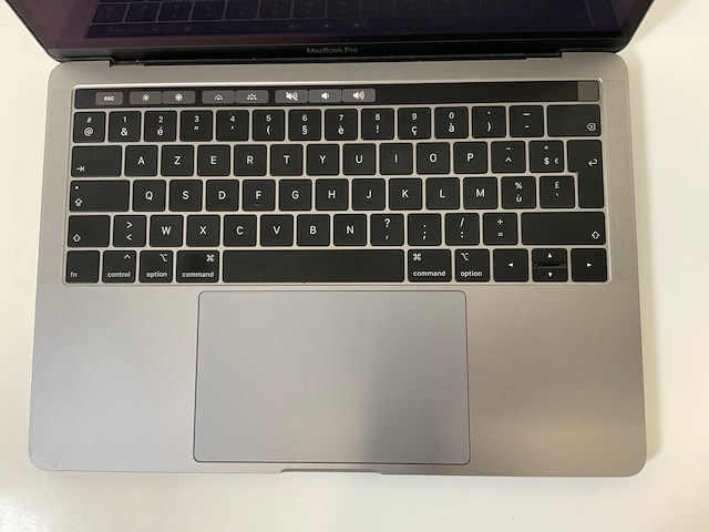 Apple macbook pro 13.3”, core(tm) i5 8th gen, 16 gb ram, 251 gb nvme laptop - afbeelding 4 van  7