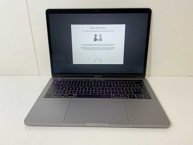Apple macbook pro 13.3”, core(tm) i5 8th gen, 16 gb ram, 251 gb nvme laptop - afbeelding 1 van  8