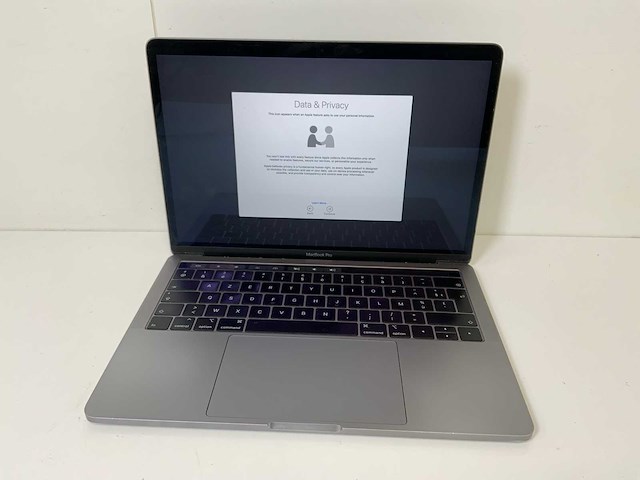Apple macbook pro 13.3”, core(tm) i5 8th gen, 16 gb ram, 251 gb nvme laptop - afbeelding 1 van  7