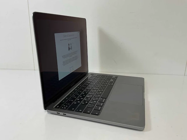 Apple macbook pro 13.3”, core(tm) i5 8th gen, 16 gb ram, 500 gb nvme laptop - afbeelding 2 van  7
