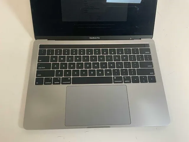 Apple macbook pro 13.3", core(tm) i5 8th gen, 8 gb ram, 251 gb nvme laptop - afbeelding 5 van  7