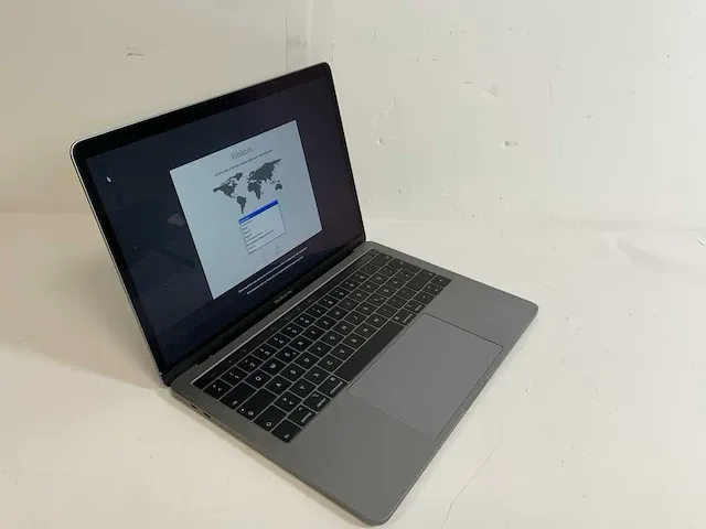 Apple macbook pro 13.3", core(tm) i5 8th gen, 8 gb ram, 251 gb nvme laptop - afbeelding 2 van  6