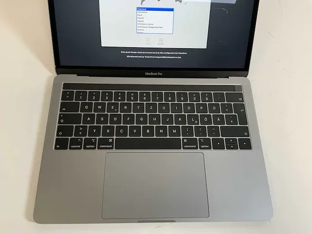 Apple macbook pro 13.3", core(tm) i5 8th gen, 8 gb ram, 251 gb nvme laptop - afbeelding 1 van  6