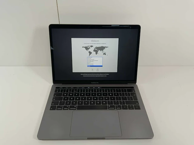 Apple macbook pro 13.3", core(tm) i5 8th gen, 8 gb ram, 251 gb nvme laptop - afbeelding 1 van  7