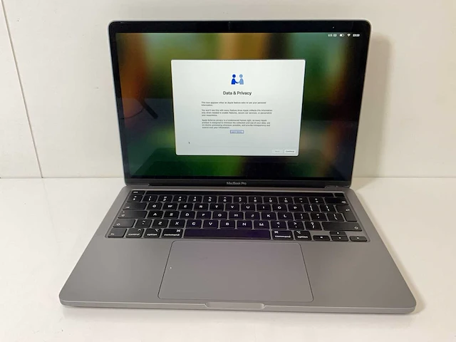 Apple macbook pro 13.3”, core(tm) i7 10th gen, 16 gb ram, 1 tb nvme laptop - afbeelding 1 van  7