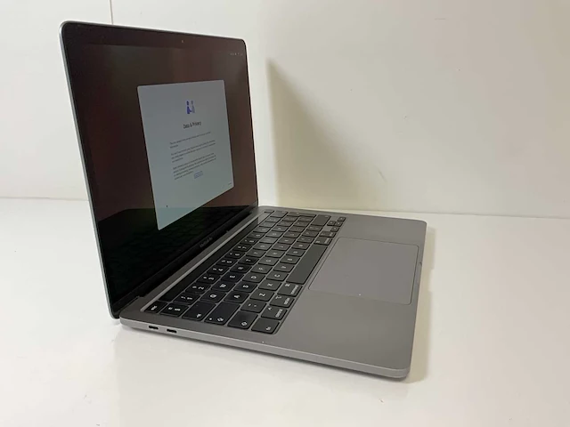 Apple macbook pro 13.3”, core(tm) i7 10th gen, 16 gb ram, 1 tb nvme laptop - afbeelding 2 van  7