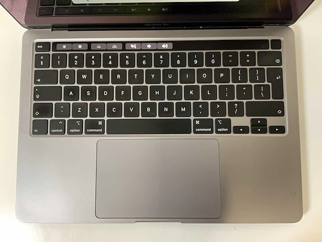 Apple macbook pro 13.3”, core(tm) i7 10th gen, 16 gb ram, 1 tb nvme laptop - afbeelding 4 van  7