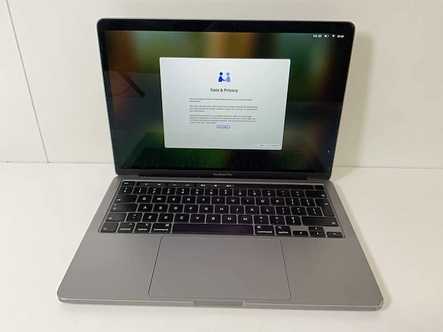 Apple macbook pro 13.3”, core(tm) i7 10th gen, 16 gb ram, 1 tb nvme laptop - afbeelding 1 van  8