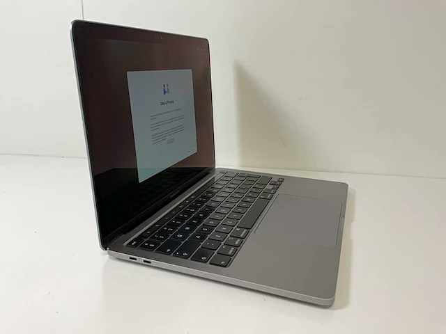 Apple macbook pro 13.3”, core(tm) i7 10th gen, 16 gb ram, 1 tb nvme laptop - afbeelding 2 van  8