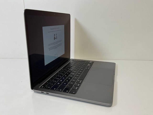 Apple macbook pro 13.3”, core(tm) i7 10th gen, 16 gb ram, 1 tb nvme laptop - afbeelding 2 van  7