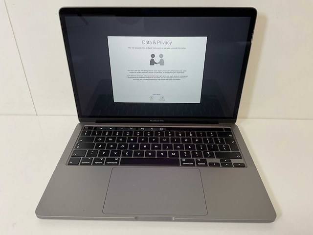 Apple macbook pro 13.3”, core(tm) i7 10th gen, 16 gb ram, 1 tb nvme laptop - afbeelding 1 van  7