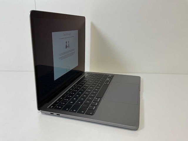 Apple macbook pro 13.3”, core(tm) i7 10th gen, 16 gb ram, 1 tb nvme laptop - afbeelding 2 van  7