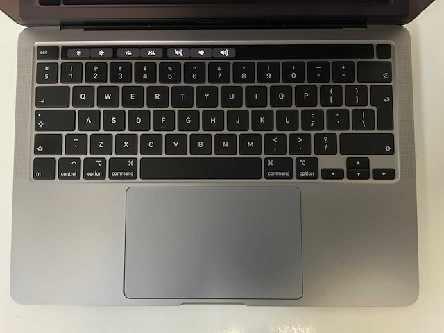 Apple macbook pro 13.3”, core(tm) i7 10th gen, 16 gb ram, 1 tb nvme laptop - afbeelding 4 van  7