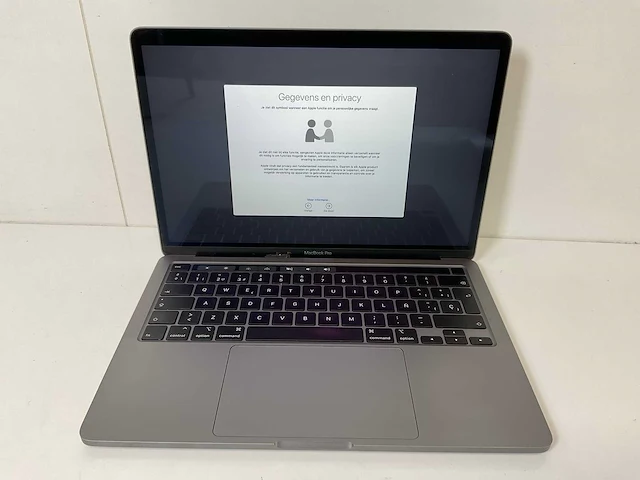 Apple macbook pro 13.3”, core(tm) i7 10th gen, 16 gb ram, 500 gb nvme laptop - afbeelding 1 van  8