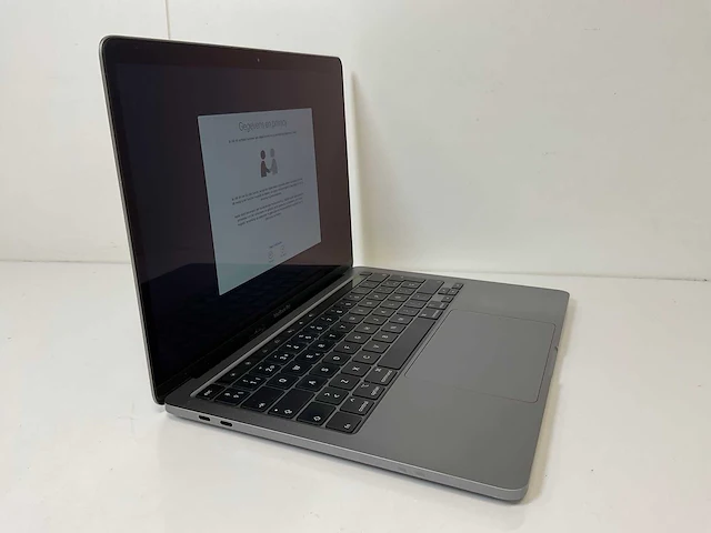 Apple macbook pro 13.3”, core(tm) i7 10th gen, 16 gb ram, 500 gb nvme laptop - afbeelding 2 van  8