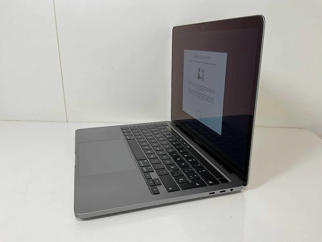 Apple macbook pro 13.3”, core(tm) i7 10th gen, 16 gb ram, 500 gb nvme laptop - afbeelding 3 van  7