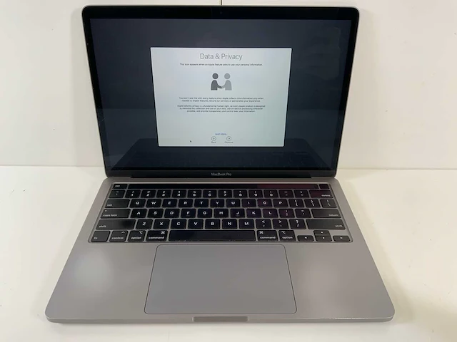 Apple macbook pro 13.3", core(tm) i7 10th gen, 16 gb ram, 500 gb nvme laptop - afbeelding 1 van  7