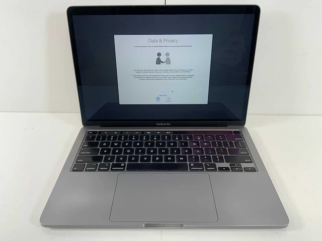 Apple macbook pro 13.3, core(tm) i7 10th gen, 16 gb ram, 500 gb nvme laptop - afbeelding 1 van  7