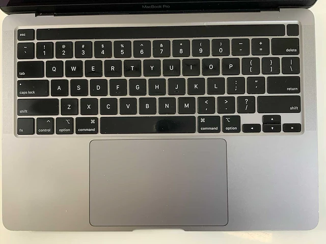 Apple macbook pro 13.3, core(tm) i7 10th gen, 16 gb ram, 500 gb nvme laptop - afbeelding 4 van  7