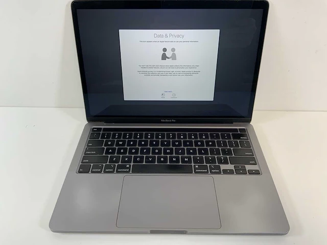 Apple macbook pro 13.3", core(tm) i7 10th gen, 16 gb ram, 500 gb nvme laptop - afbeelding 1 van  7