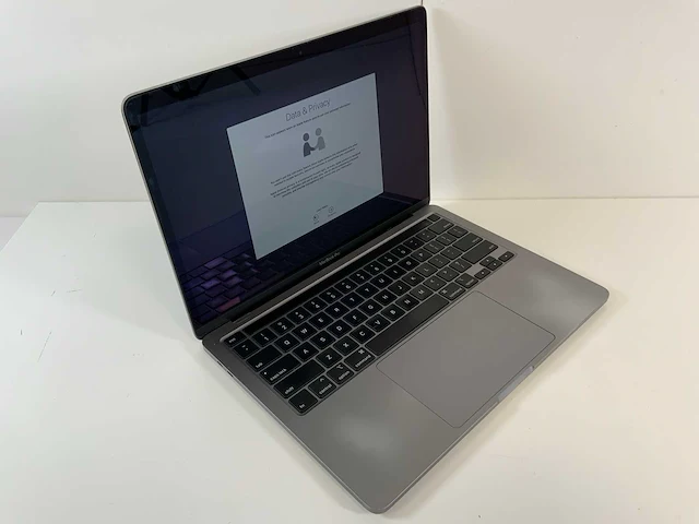 Apple macbook pro 13.3", core(tm) i7 10th gen, 16 gb ram, 500 gb nvme laptop - afbeelding 2 van  7