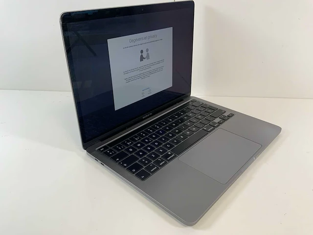 Apple macbook pro 13.3", core(tm) i7 10th gen, 16 gb ram, 500 gb nvme laptop - afbeelding 2 van  7