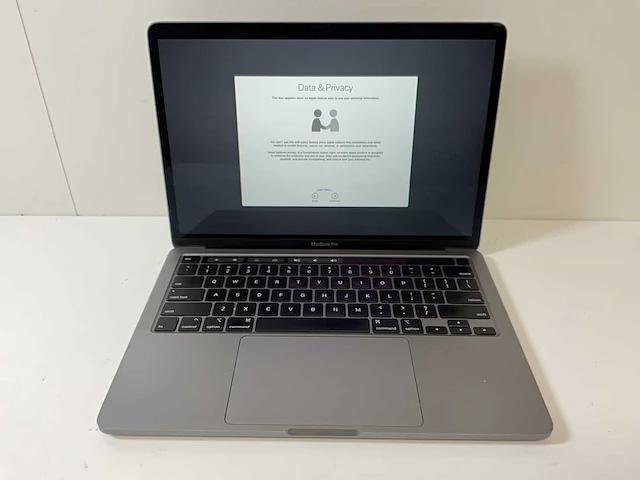 Apple macbook pro 13.3”, core(tm) i7 10th gen, 16 gb ram, 500 gb nvme laptop - afbeelding 1 van  7