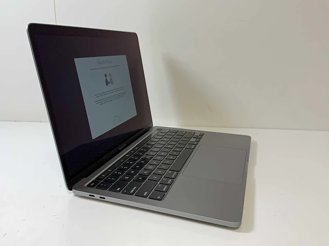 Apple macbook pro 13.3”, core(tm) i7 10th gen, 16 gb ram, 500 gb nvme laptop - afbeelding 2 van  7