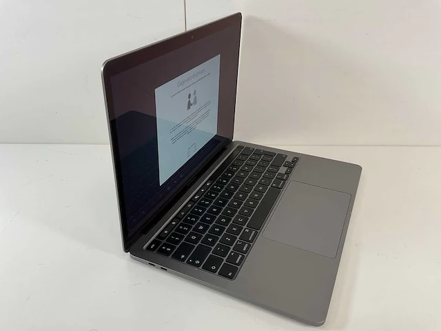 Apple macbook pro 13.3”, core(tm) i7 10th gen, 16 gb ram, 500 gb nvme laptop - afbeelding 2 van  7
