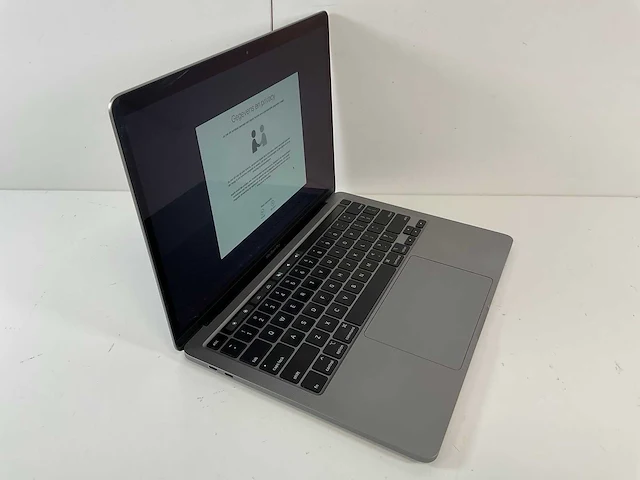Apple macbook pro 13.3”, core(tm) i7 10th gen, 16 gb ram, 500 gb nvme laptop - afbeelding 2 van  7