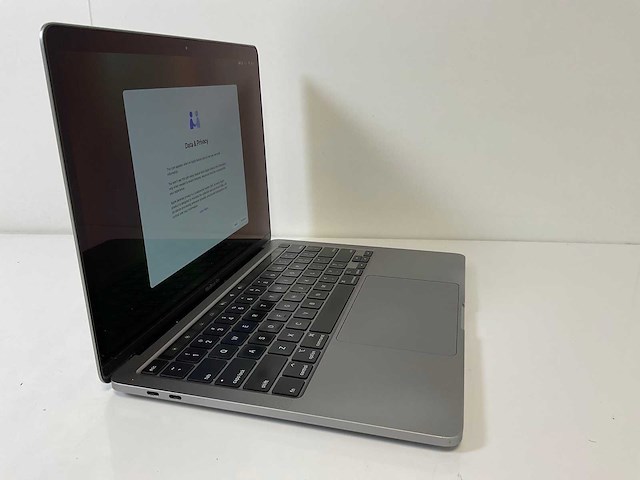 Apple macbook pro 13.3”, core(tm) i7 10th gen, 16 gb ram, 512 gb nvme laptop - afbeelding 2 van  7