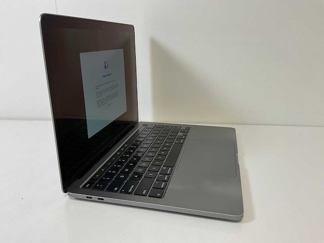 Apple macbook pro 13.3”, core(tm) i7 10th gen, 16 gb ram, 512 gb nvme laptop - afbeelding 2 van  8