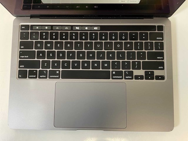 Apple macbook pro 13.3”, core(tm) i7 10th gen, 16 gb ram, 512 gb nvme laptop - afbeelding 4 van  8