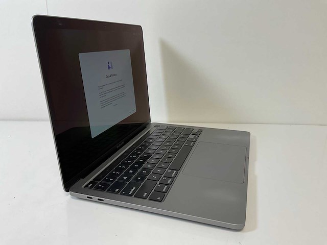 Apple macbook pro 13.3”, core(tm) i7 10th gen, 16 gb ram, 512 gb nvme laptop - afbeelding 2 van  7