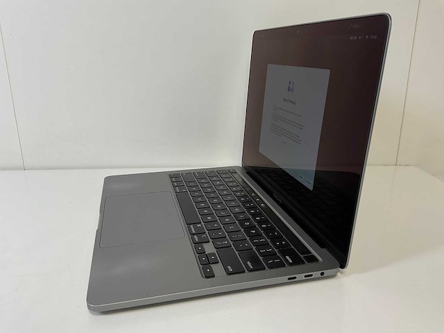 Apple macbook pro 13.3”, core(tm) i7 10th gen, 16 gb ram, 512 gb nvme laptop - afbeelding 3 van  7