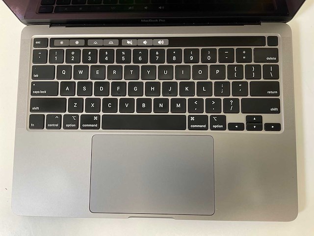 Apple macbook pro 13.3”, core(tm) i7 10th gen, 16 gb ram, 512 gb nvme laptop - afbeelding 4 van  7