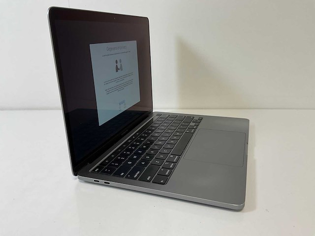 Apple macbook pro 13.3”, core(tm) i7 10th gen, 16 gb ram, 512 gb nvme laptop - afbeelding 2 van  7