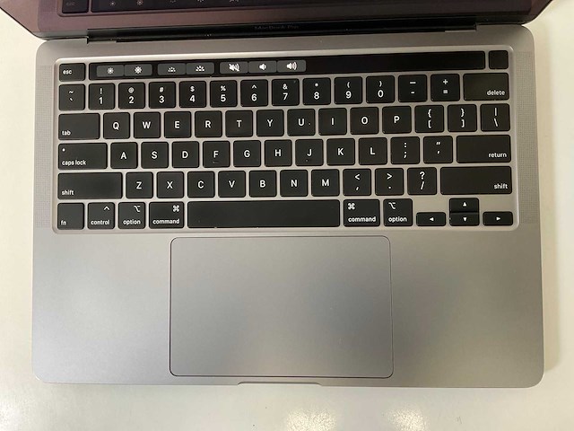 Apple macbook pro 13.3”, core(tm) i7 10th gen, 16 gb ram, 512 gb nvme laptop - afbeelding 4 van  7