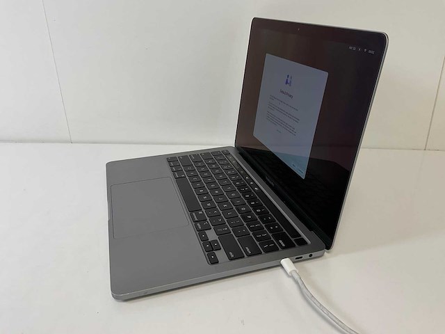 Apple macbook pro 13.3”, core(tm) i7 10th gen, 16 gb ram, 512 gb nvme laptop - afbeelding 3 van  7