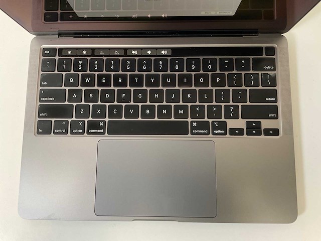 Apple macbook pro 13.3”, core(tm) i7 10th gen, 16 gb ram, 512 gb nvme laptop - afbeelding 4 van  7